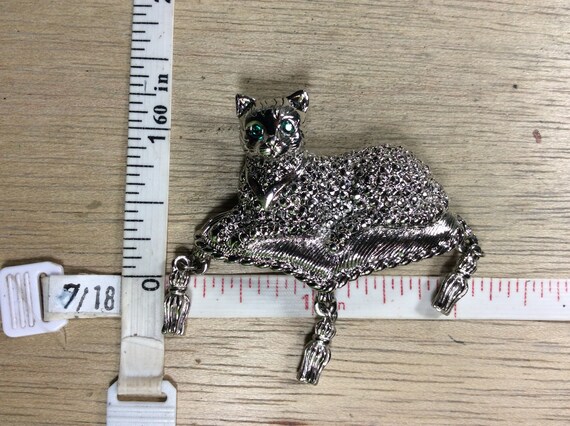 Vintage Avon Silver Toned Pin Brooch Kitty Cat On… - image 1