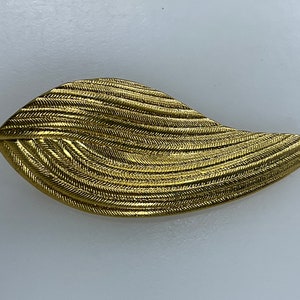 Vintage Pin Brooch Gold Toned Leaf Used