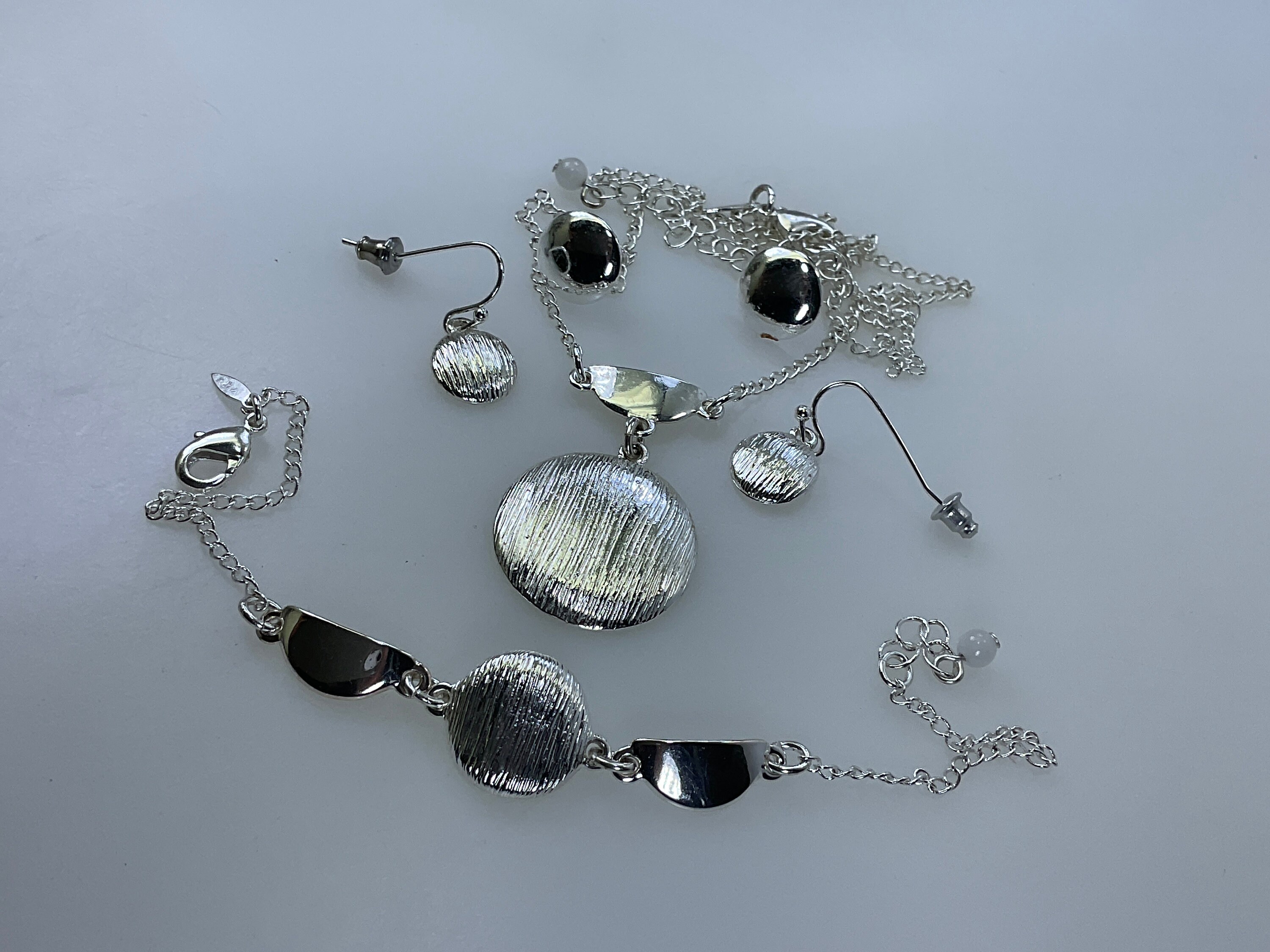 Vintage 16”-19” Necklace 7.75”-8.5” Bracelet Dangle Stud Earrings Set Silver Toned Textured Round And Half Round Used