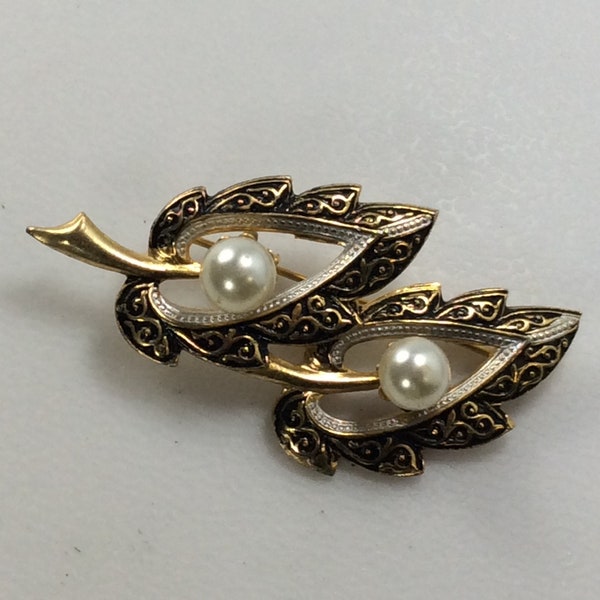 Vintage Pin Brooch Gold Toned Leaves With  Faux Pearls Black Silver Accent Used