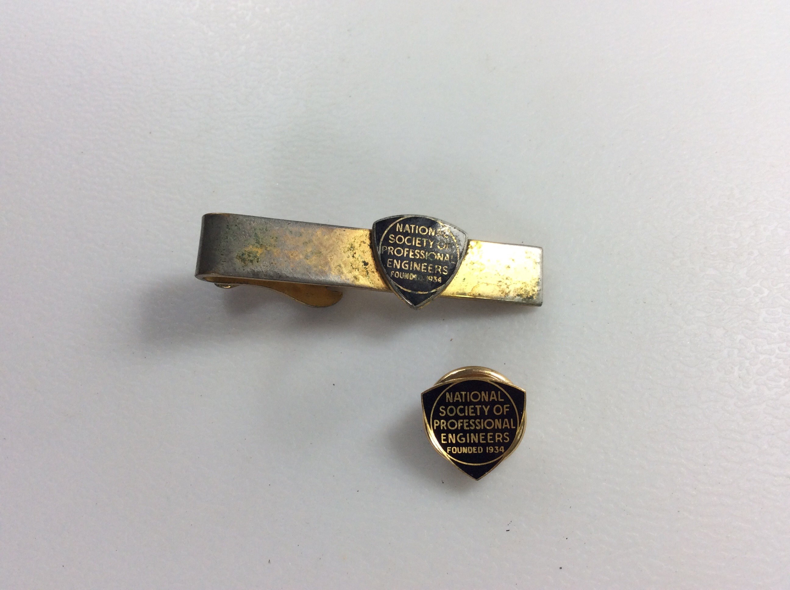 Lapel Pin Signed Design Unique Vintage Dentist Themed Tie Clip