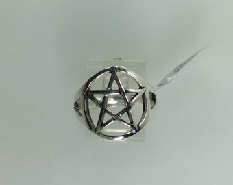 Vintage Ring Size 8 Sterling Silver 925 Pentagram Design New Old Stock