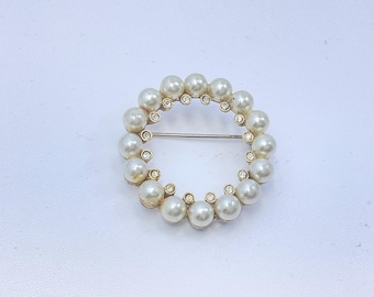 Vintage Gold Toned Pin Brooch Circle With Clear White Stones Used
