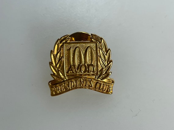 Vintage Avon Pin Gold Toned 100 Presidents Club U… - image 1