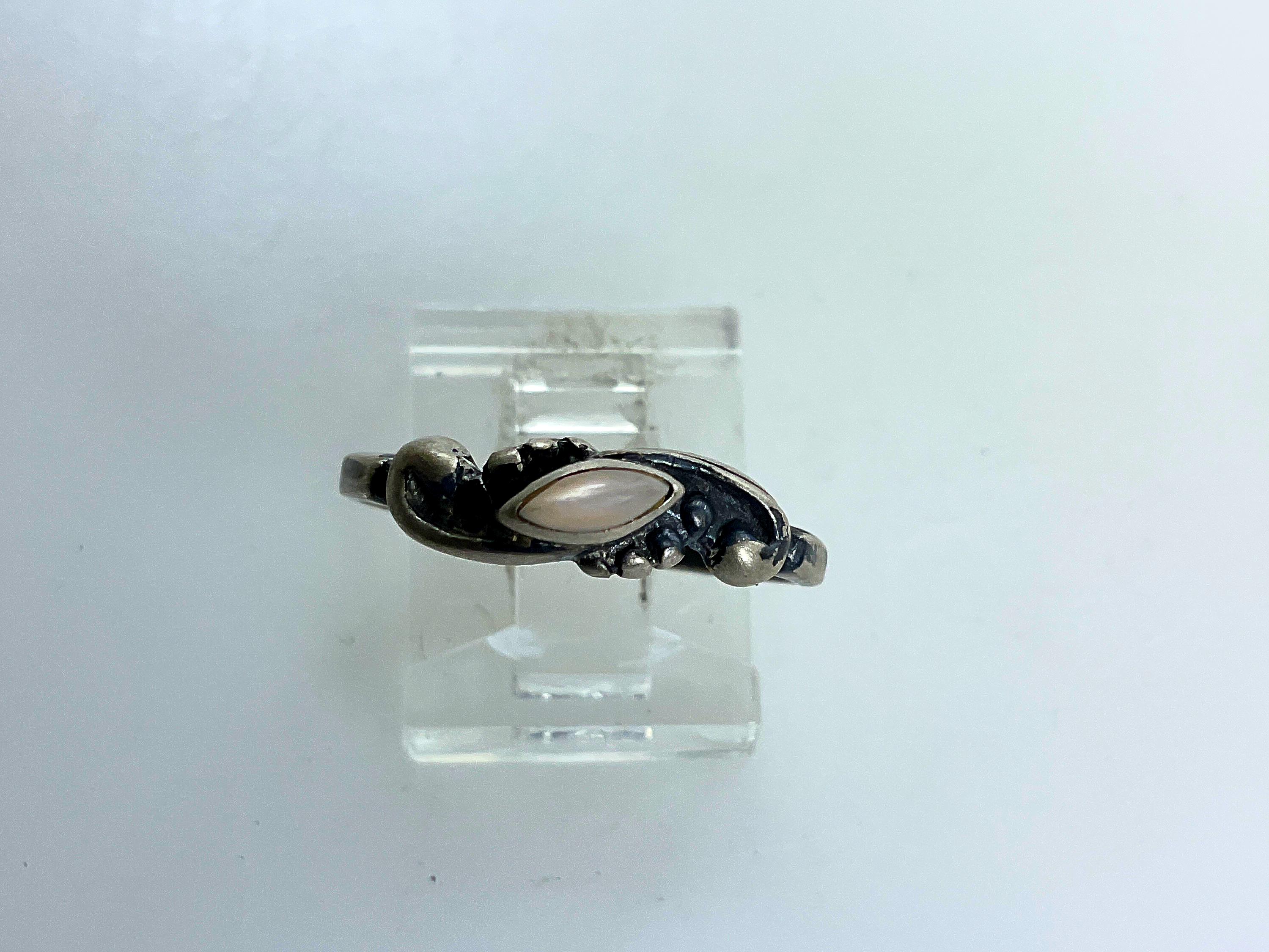 Vintage Ring Size 8 Sterling Silver 925 With Pink Shell Needs Cleaned Used