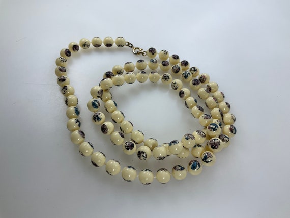 Vintage 30” Necklace With Cream Beads With Black … - image 1