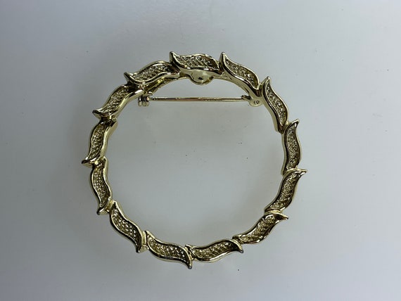 Vintage Gerrys Pin Brooch Gold Toned Circle Used - image 1