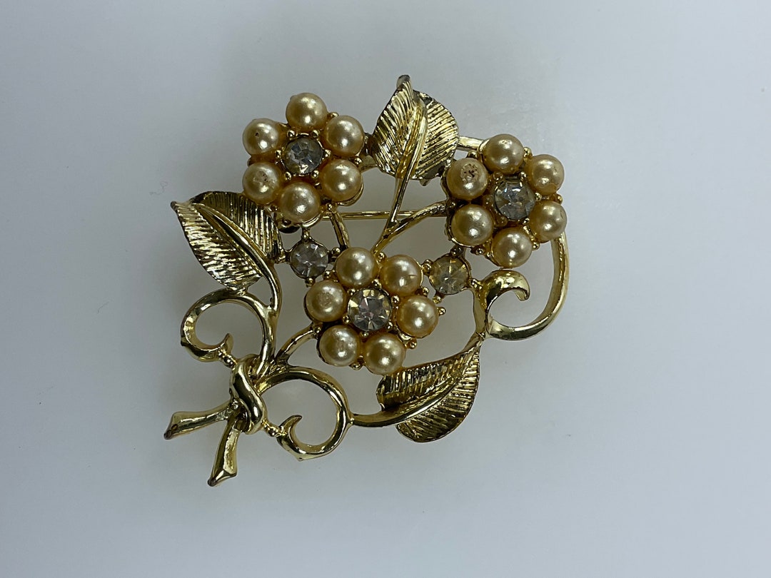 Vintage Coro Pin Brooch Gold Toned Flowers With Champagne Faux Pearls