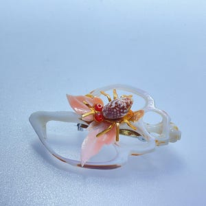 Vintage Pin Brooch Shell With Bug Used