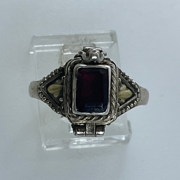 Vintage Ring Size 8.5 Sterling Silver 925 Rectangle Poison Design With Garnet And Gold Washed Accents Needs Cleaned Used