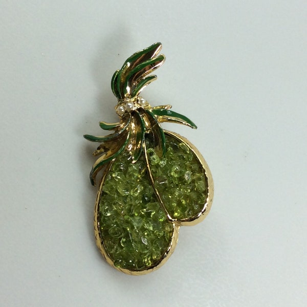 Vintage Pin Brooch Gold Toned Teardrops Design With Green Peridot Stones Enamel And Faux Pearls Used
