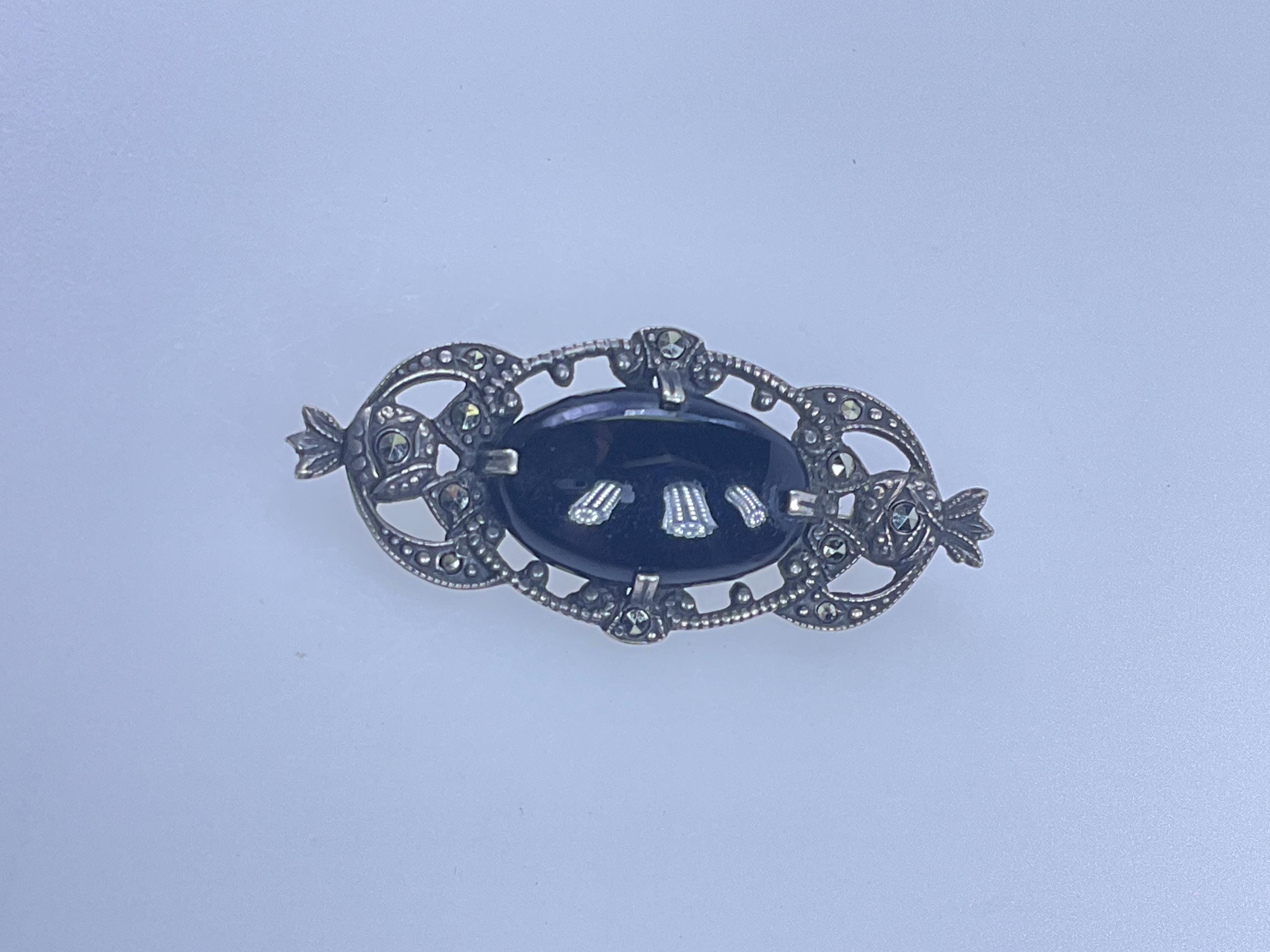 Broche Ancienne En Métal Et Onyx - Bijou Vintage Argenté Français