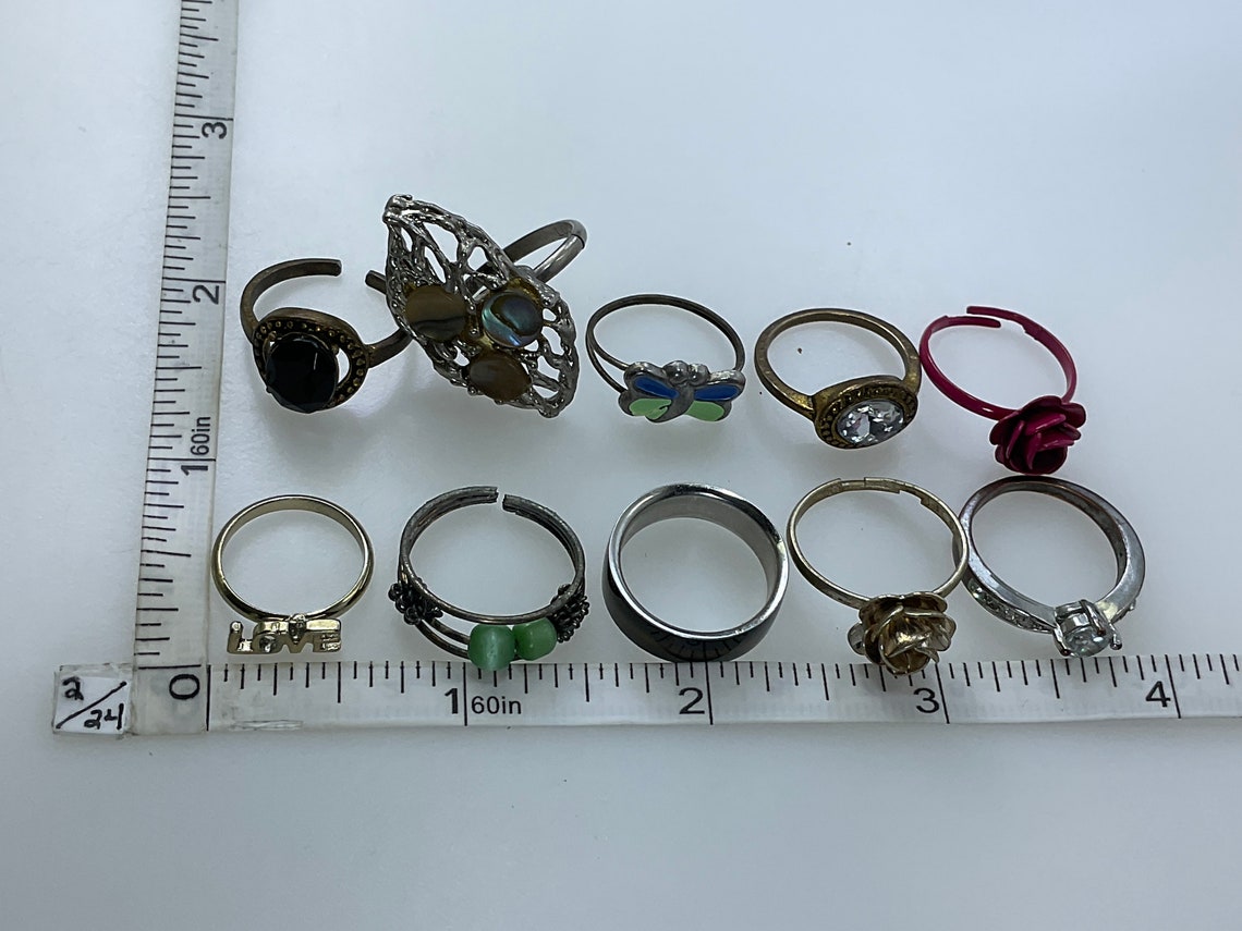 Vintage Lot of 10 Rings Assorted Silver Gold Toned Minor Issues as is ...