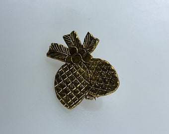 Vintage Pin Brooch Gold Toned Pine Cones Used