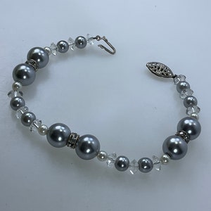 Vintage 8” Bracelet With Silver Toned Clear Gray White Pearly Beads Clear Rhinestones Used