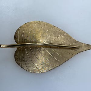 Vintage Pin Brooch Gold Toned Textured Leaf Used