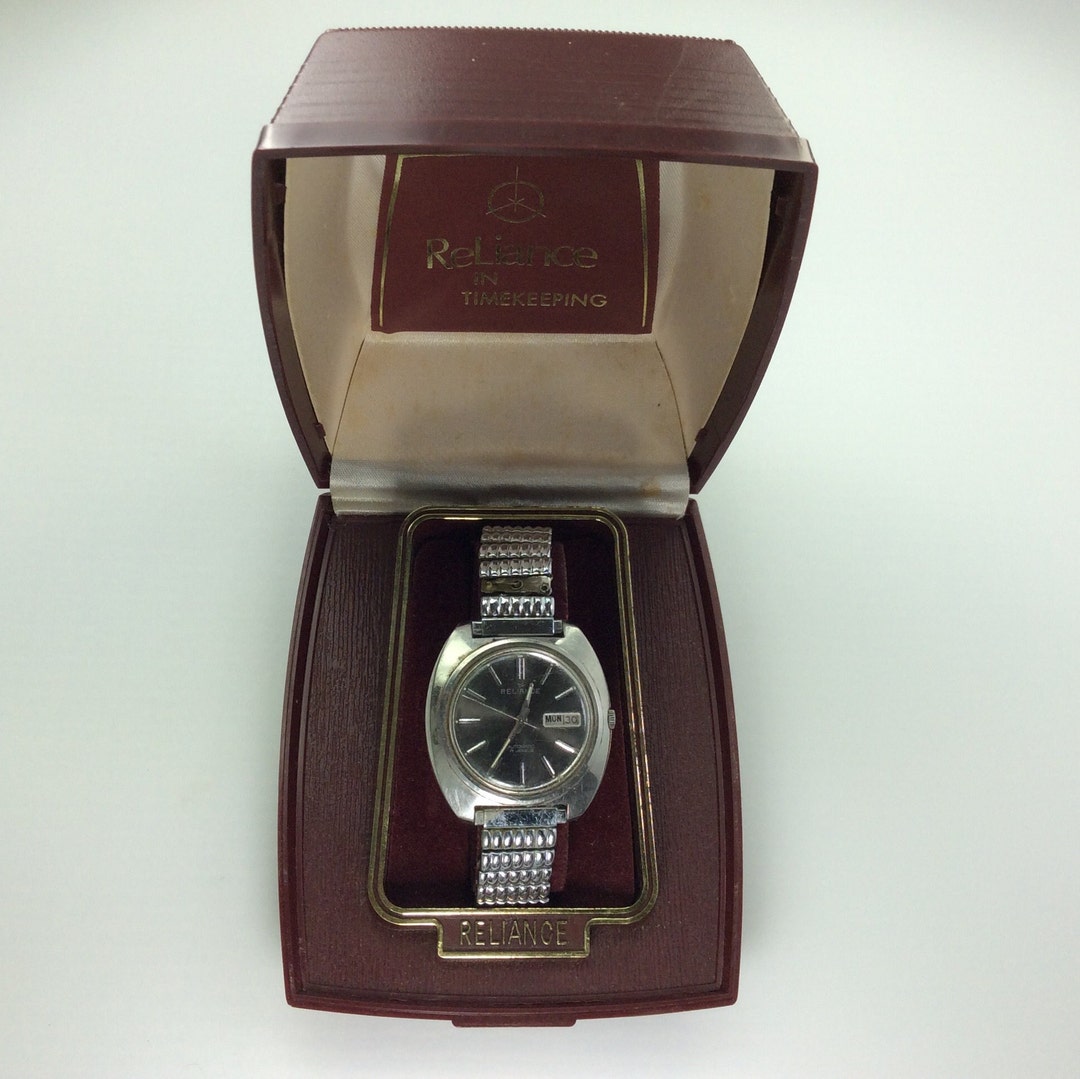 Vintage Reliance Men s Watch Working Condition in Burgundy Box