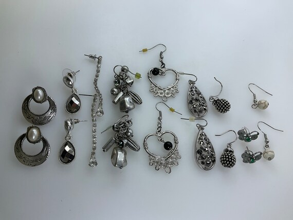 Vintage Lot 9 Pair Earrings Assorted Designs Mino… - image 1