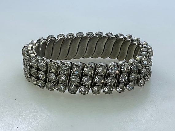 Vintage 6” Bracelet Silver Toned Stretch With Cle… - image 1