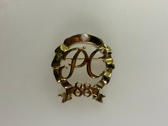 Vintage Pin Brooch Gold Toned Round Ribbon With P… - image 1