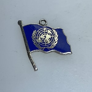 Vintage Charm Sterling Silver 925 UN Flag With Blue Enamel Used