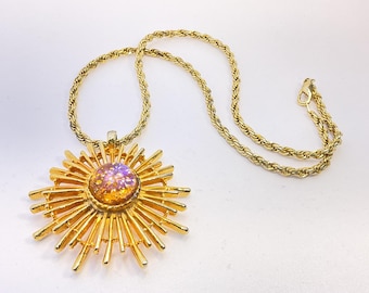 Vintage 18” Gold Toned Necklace With Pendant And Stone Used