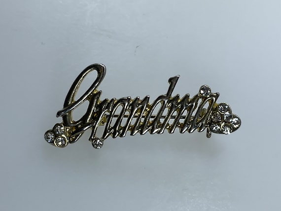 Grandma brooch discount