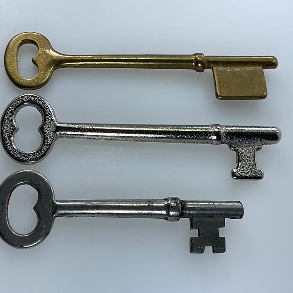 Vintage Lot Of 3 Old Skeleton Keys Used