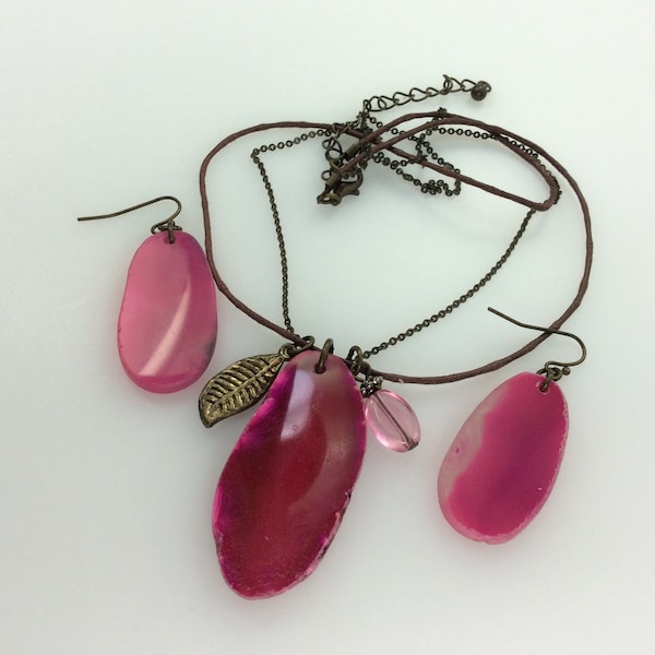 Vintage 16"-19" Necklace Dangle Earrings Set Brass Toned Two Strands With Pink Dyed Agate Slice Leaf And Pink Beads Brown Cord Used