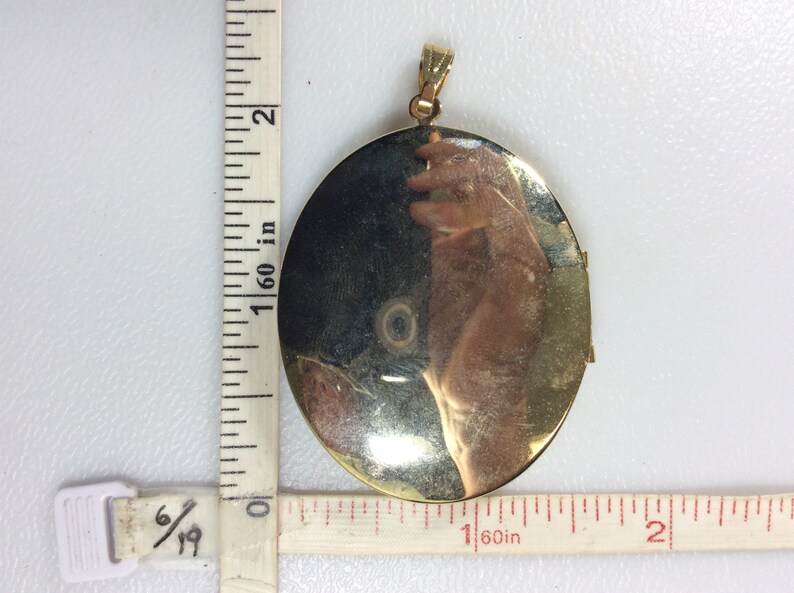 Vintage Gold Toned Pendant Locket Oval Used