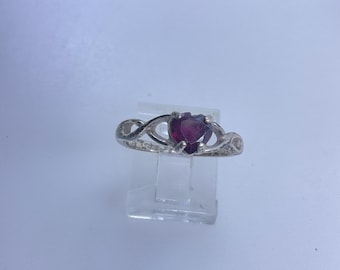 Vintage Ring Size 8.25 Sterling Silver 925 Heart With Garnet Needs Cleaned Used
