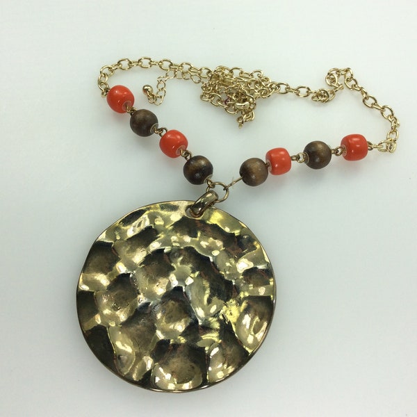 Vintage Daisy Fuentes 17"-20" Necklace Gold Toned Hammered Round With Wood And Orange Beads Used