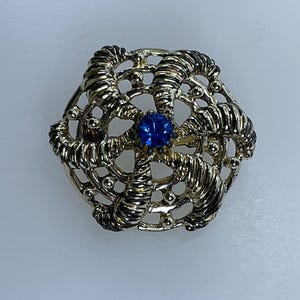 Vintage Pin Brooch Gold Toned Textured Round With Blue Rhinestone Used