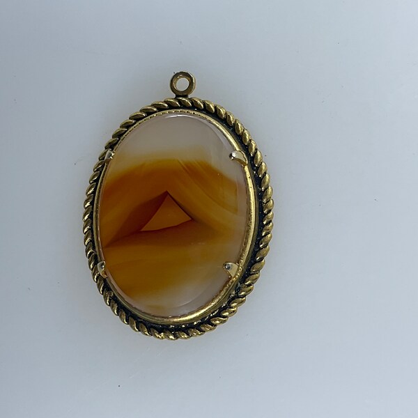 Vintage Pendant Gold Toned Oval With Agate Brown White Used