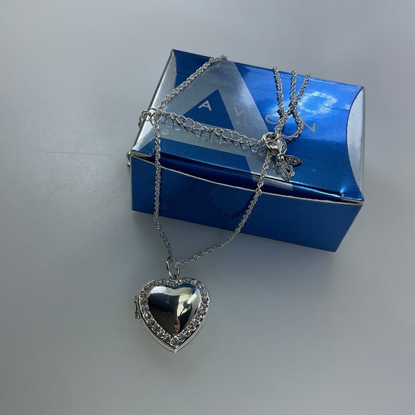 Vintage Avon 16”-19” Necklace Silver Toned Heart Locket With Clear Rhinestones In Box Old Stock