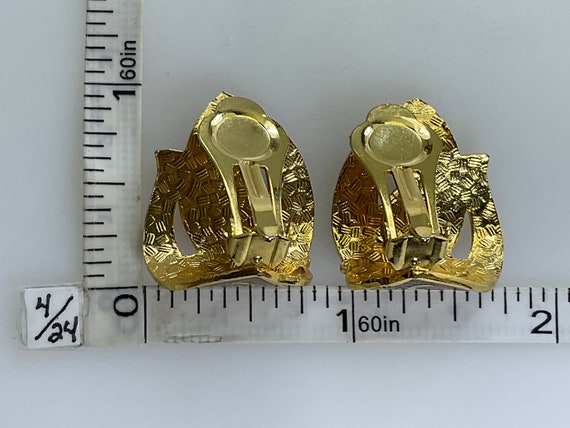 Vintage Clip On Earrings Gold Toned Leaf Shape Wi… - image 2