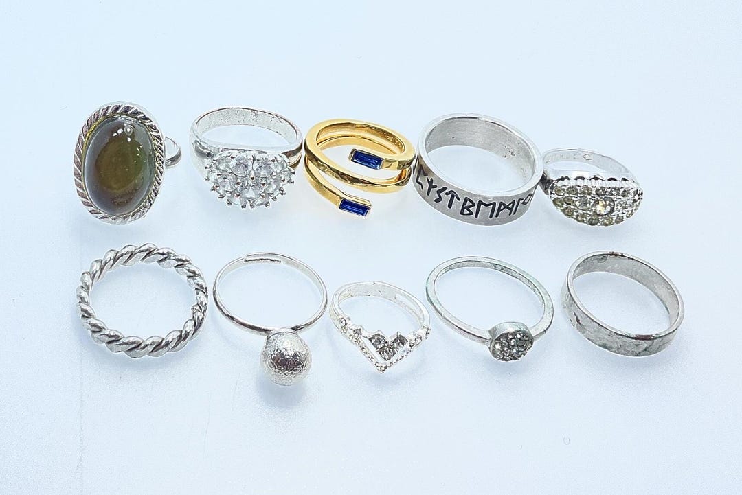 Vintage Lot of 10 Rings Assorted Silver Gold Toned Minor Issues as is ...