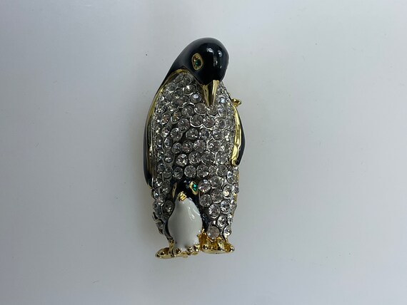 Vintage Pin Brooch Gold Toned Penguins With Green… - image 1
