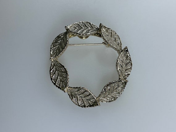 Vintage Gerrys Pin Brooch Silver Toned Circle Of … - image 1