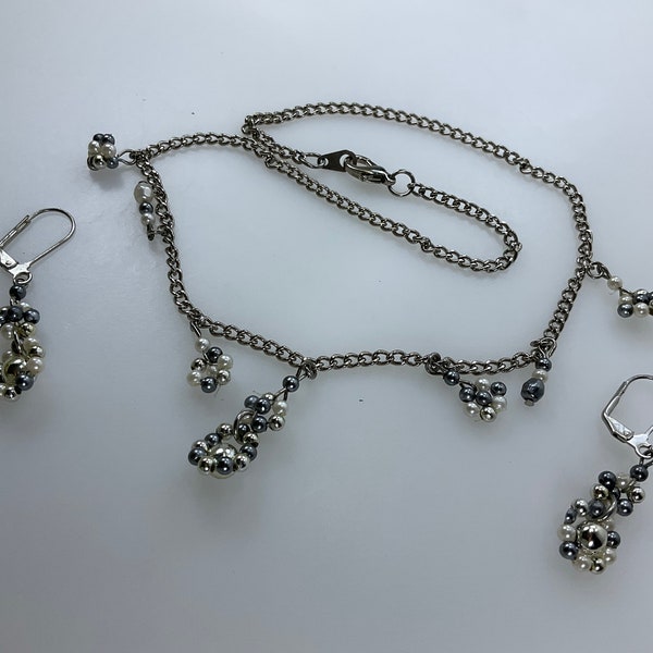 Vintage 16” Necklace Lever Back Earrings Set Silver Toned Heart With White Gray Pearly Beads Used