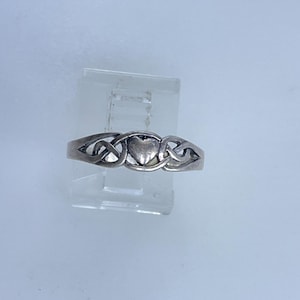 Vintage Ring Size 8 Sterling Silver 925 With Celtic Knots And Heart Needs Cleaned Used