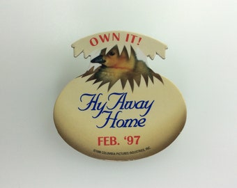 Vintage Pin Back Button Columbia Pictures Fly Away Home Own It Feb 1997 Used