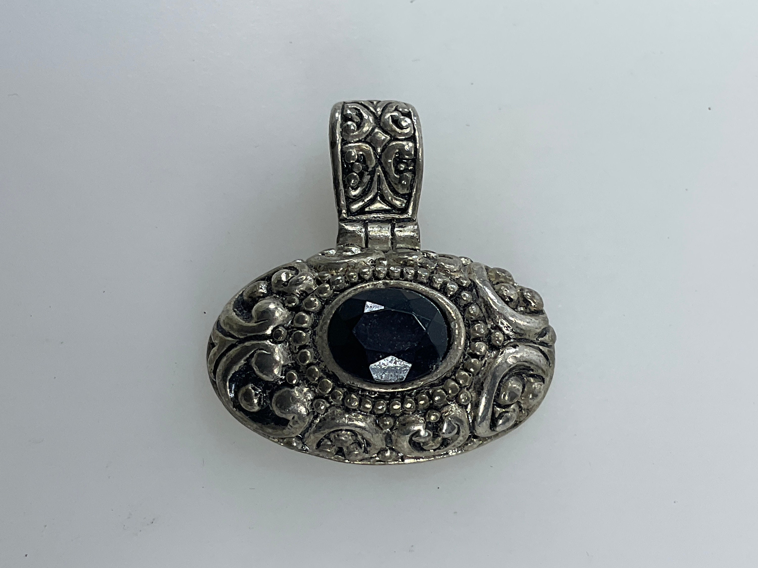 Vintage Pendant Silver Toned Oval With Black Stone Used