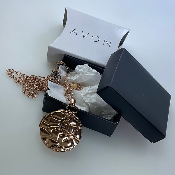 Vintage Avon 28”-31” Necklace Rose Gold Toned Animal Print Round Locket In Box Used