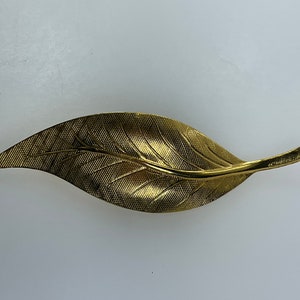 Vintage Pin Brooch Gold Toned Textured Leaf Used