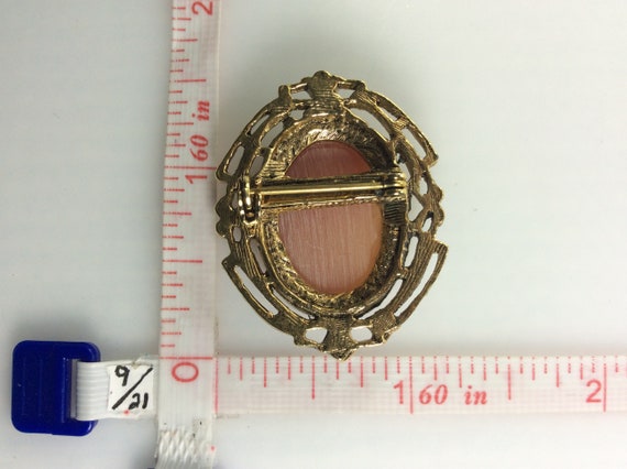 Vintage Pin Brooch Gold Toned Oval Cameo Design W… - image 2
