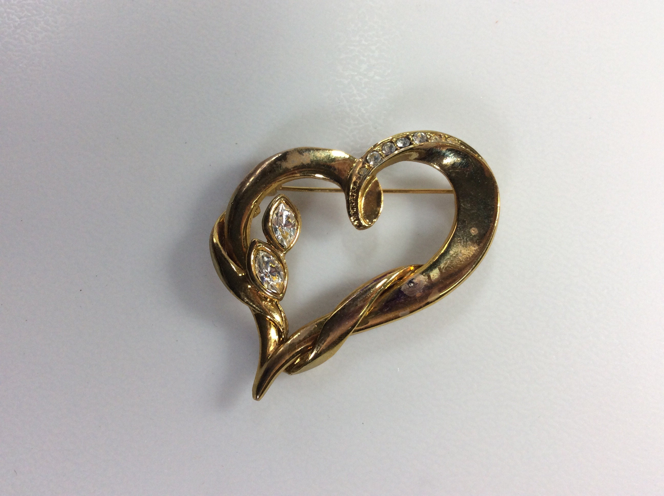 15offSaleEndsTomorrow Vintage Gold Toned Pin Brooch Heart Clear Black Rhinestones Used