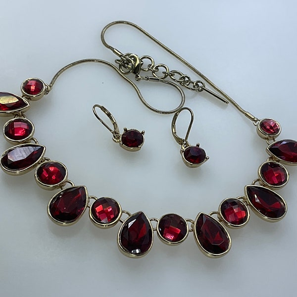 Vintage Nine West 16”-18” Necklace Lever Back Earrings Set Gold Toned Teardrop And Round Red Rhinestones Used