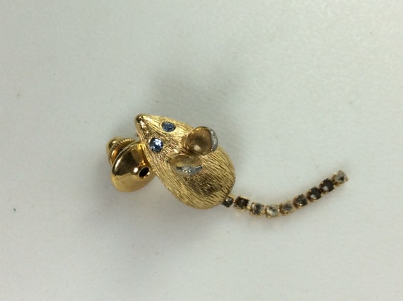 Vintage Avon Pin Brooch Gold Toned Textured Mouse… - image 1