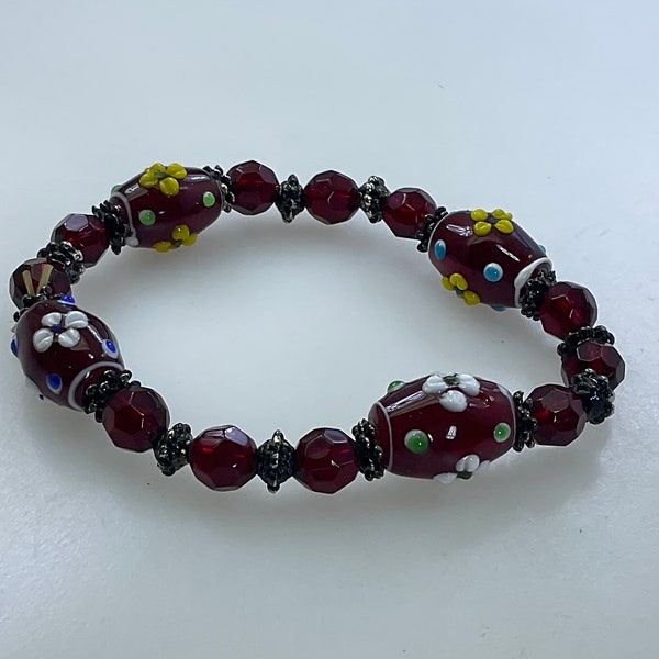 Vintage 7” Bracelet Stretchy With Lamp Work Glass Flowered Beads Red Yellow Blue White Green Used